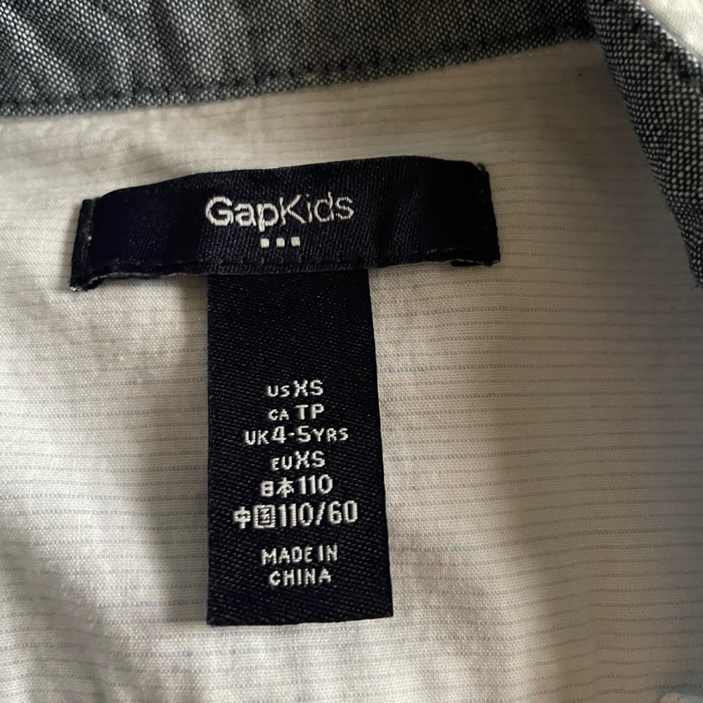 Boys Button down - Picture 2 of 2